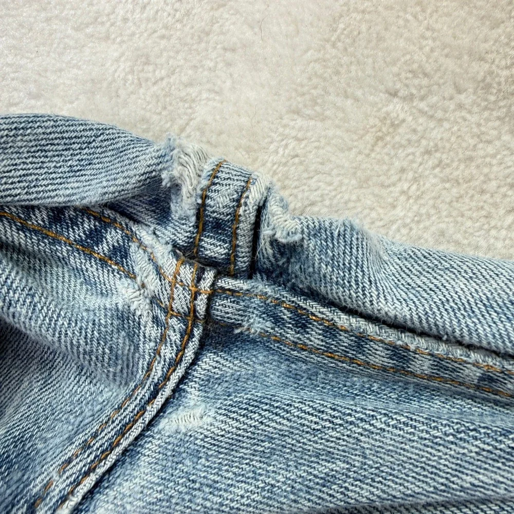 Vintage Levis 505 Mens Jeans 31x34 Light Wash Straight Leg Denim Made in USA